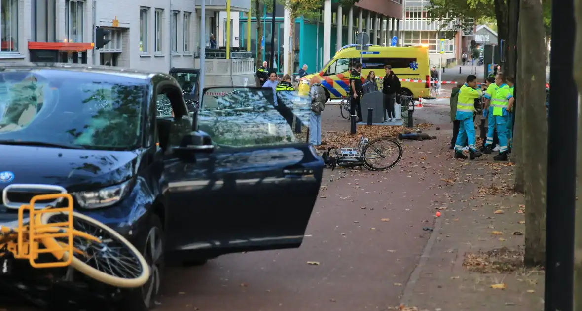 Meerdere gewonden nadat automobilist op fietspad belandt - Foto 7