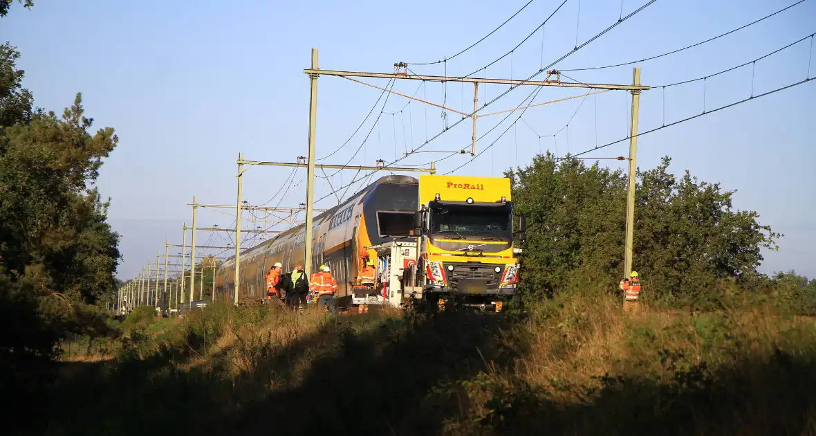 Hersporen gestart nadat trein met 250 passagiers ontspoort - Foto 12