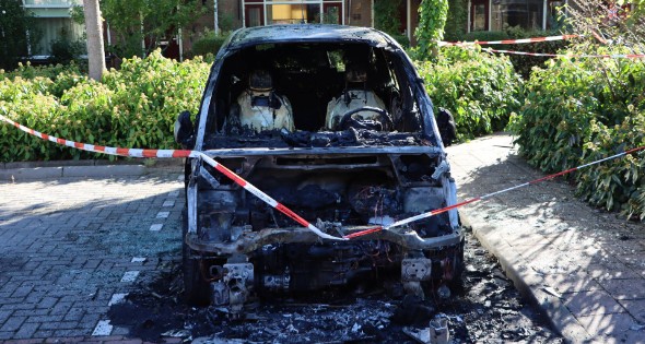 Personenauto zwaar beschadigd door brandstichting - Afbeelding 2