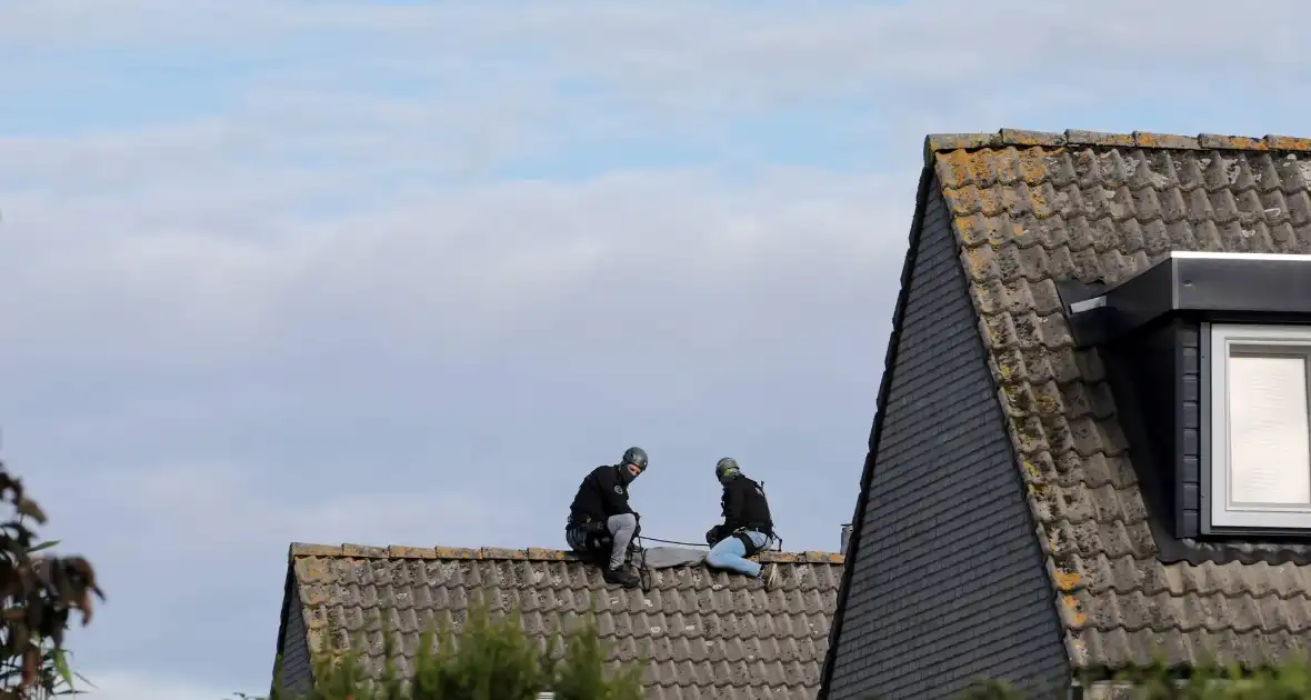Verward persoon sluit zichzelf op in woning - Foto 2