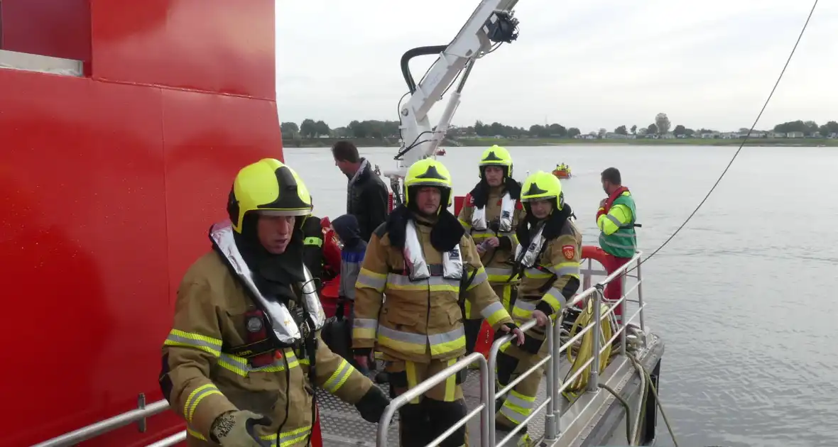 Grote hulpverleningsoefening op de Maas - Foto 5