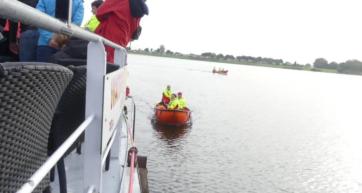 Grote hulpverleningsoefening op de Maas - Foto 9