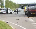 Ravage na botsing tussen vrachtwagen en bestelbus