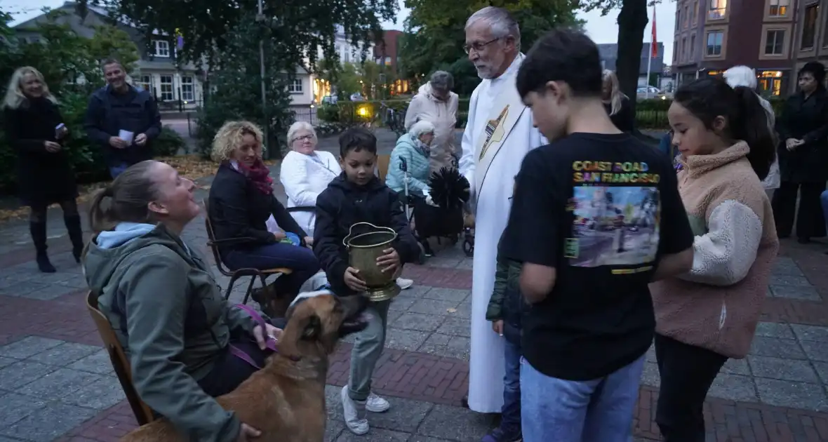 Huisdieren krijgen zegening op Dierendag - Foto 4