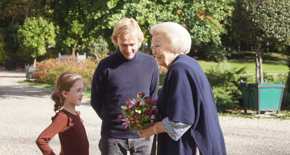Prinses Beatrix brengt bezoek aan 'Het Oranjepad' - Foto 1