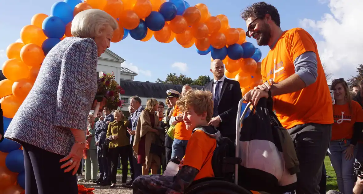 Prinses Beatrix brengt bezoek aan 'Het Oranjepad' - Foto 12