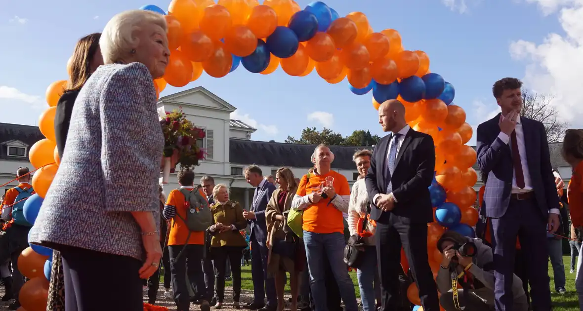 Prinses Beatrix brengt bezoek aan 'Het Oranjepad' - Foto 13
