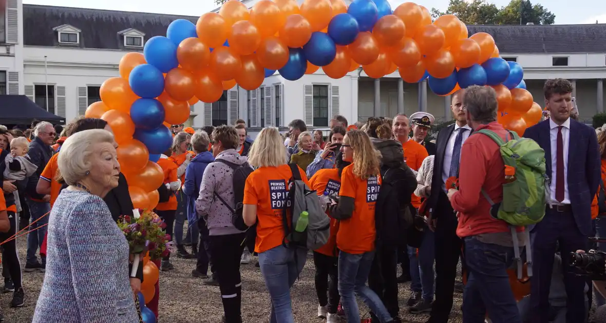 Prinses Beatrix brengt bezoek aan 'Het Oranjepad' - Foto 7