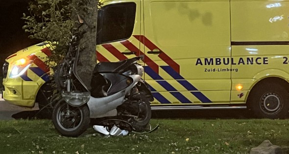 Scooterrijder gewond bij botsing tegen auto