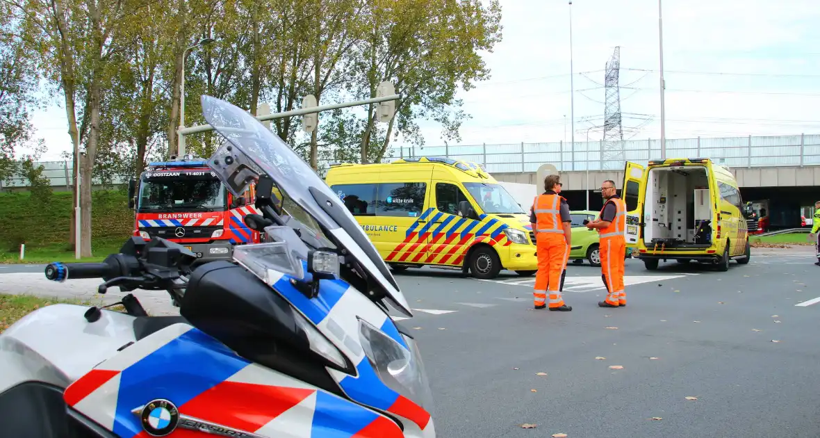 Persoon bekneld na ongeval op kruising - Foto 10