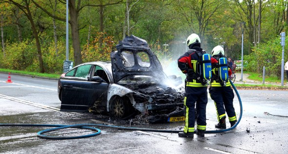 Auto verwoest door brand in motorcompartiment - Afbeelding 4