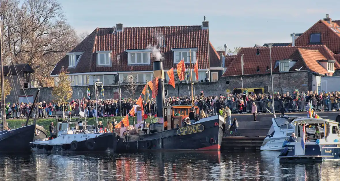 Grote drukte bij Sinterklaas intocht - Foto 11