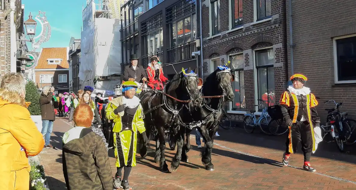 Grote drukte bij Sinterklaas intocht - Foto 8