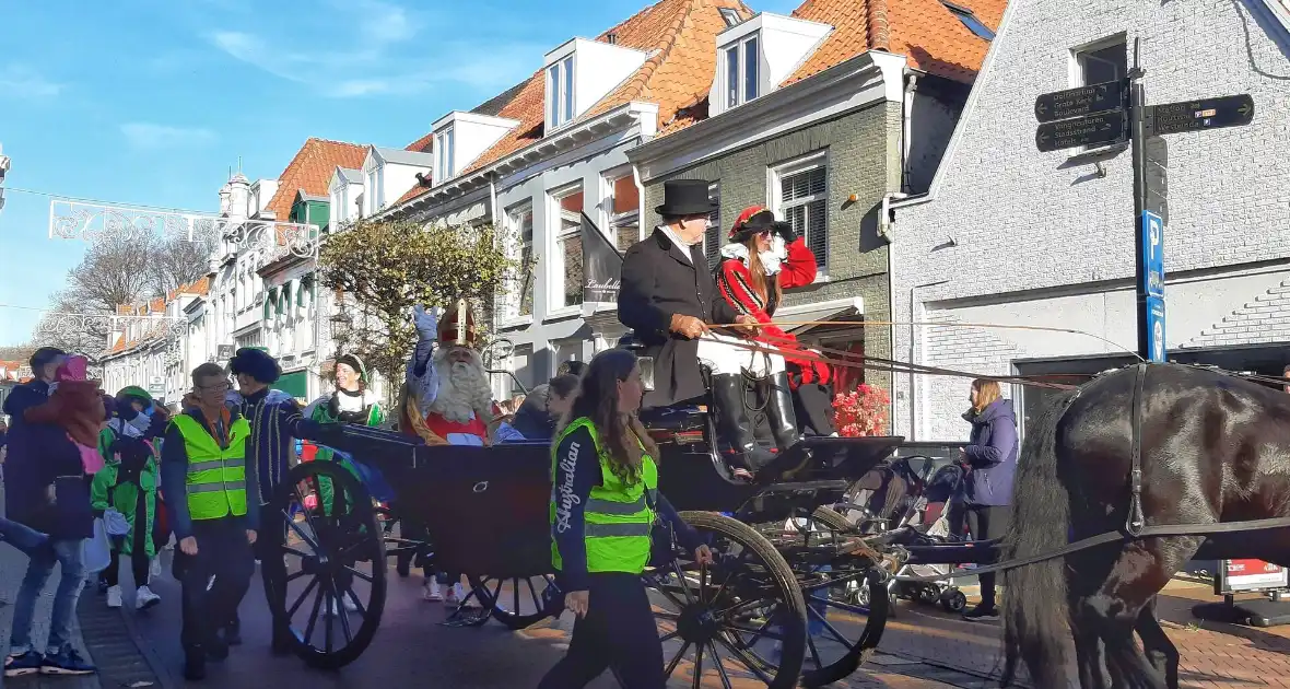 Grote drukte bij Sinterklaas intocht - Foto 9