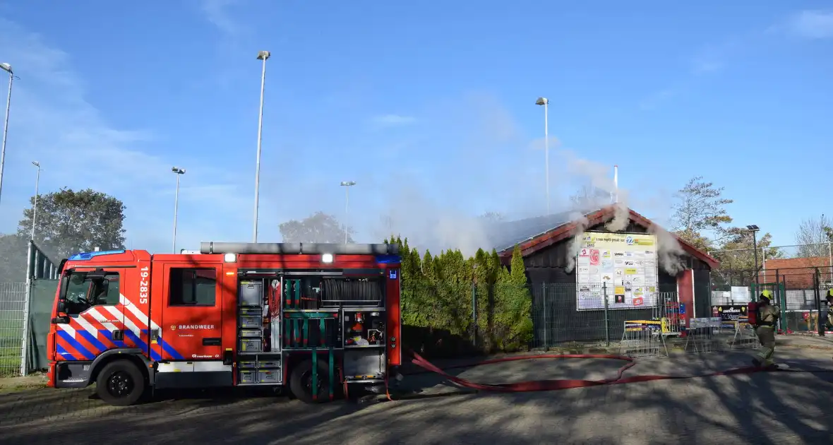 Uitslaande brand in clubgebouw tennisvereniging - Foto 1