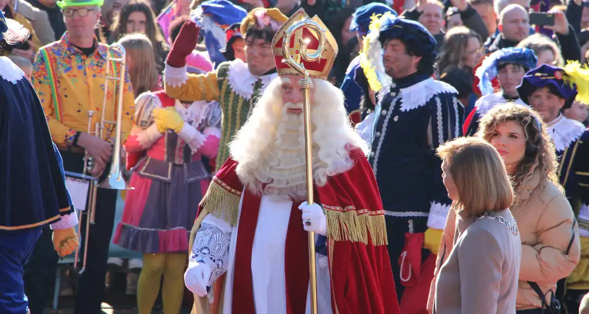 Sinterklaas komt aan in Nederland - Foto 13