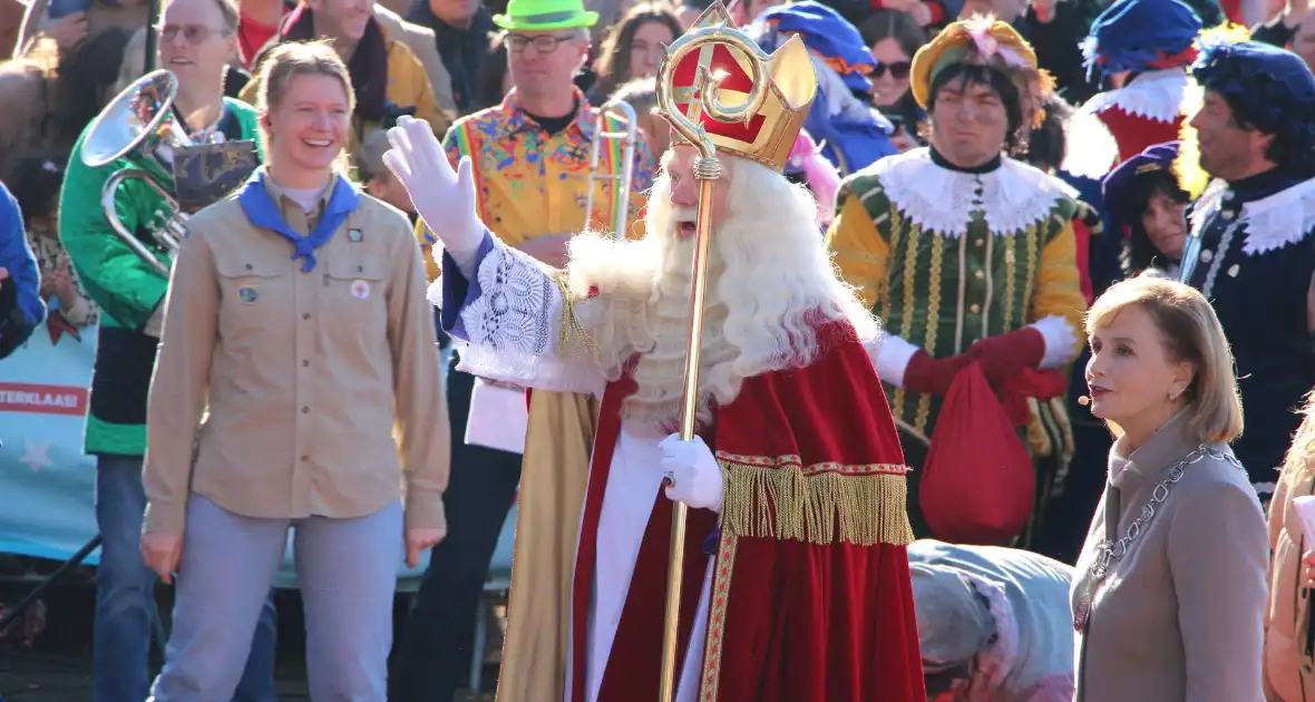 Sinterklaas komt aan in Nederland - Foto 14