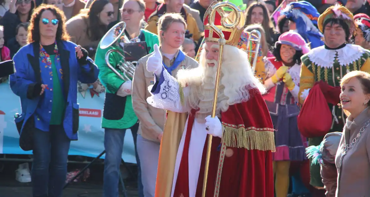 Sinterklaas komt aan in Nederland - Foto 15