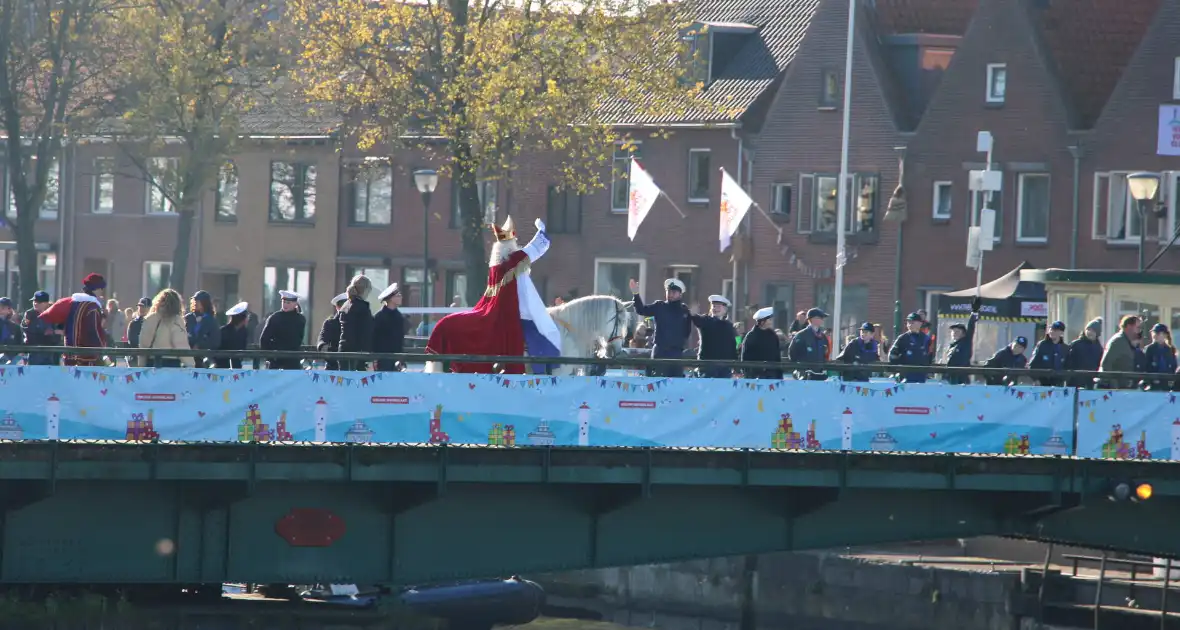 Sinterklaas komt aan in Nederland - Foto 22