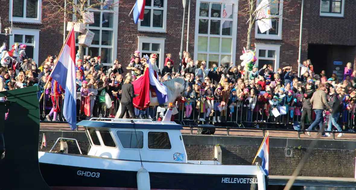 Sinterklaas komt aan in Nederland - Foto 25