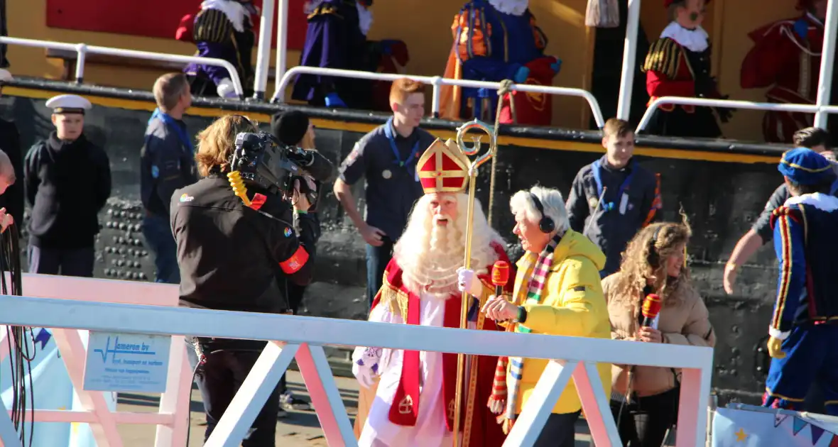 Sinterklaas komt aan in Nederland - Foto 4