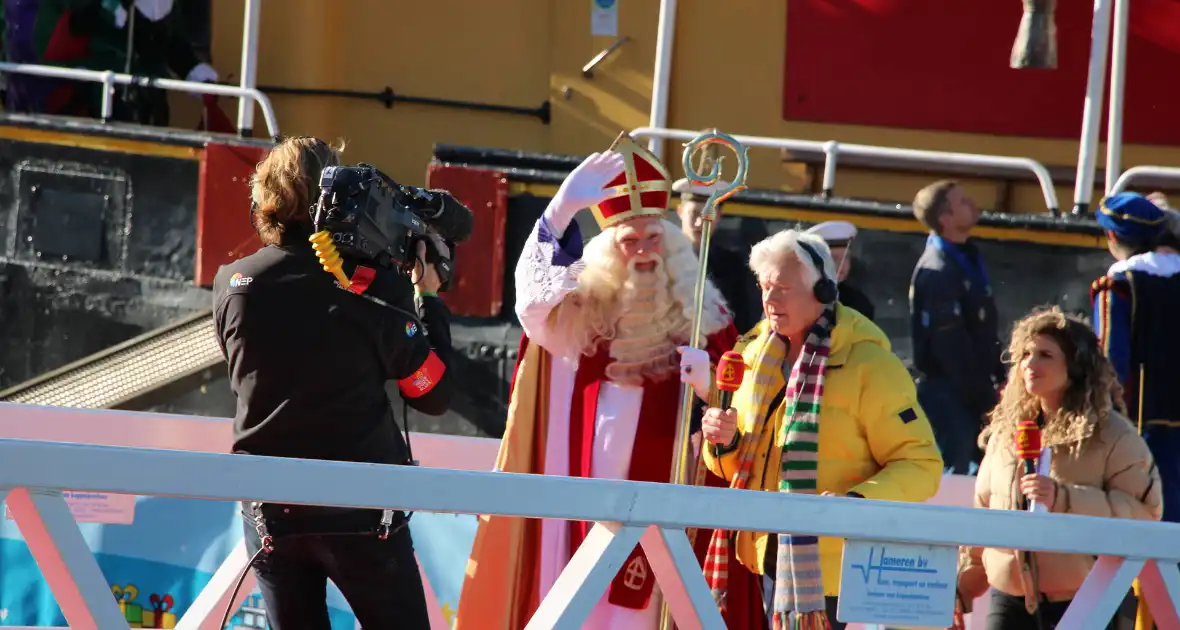 Sinterklaas komt aan in Nederland - Foto 5