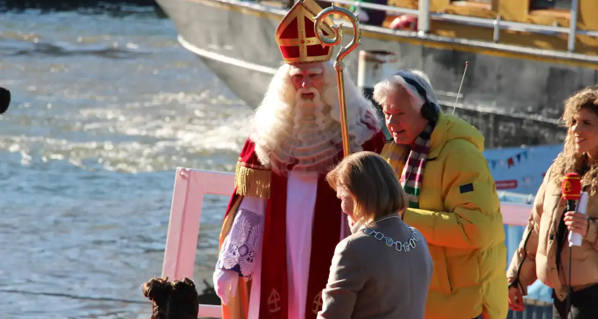 Sinterklaas komt aan in Nederland - Foto 6