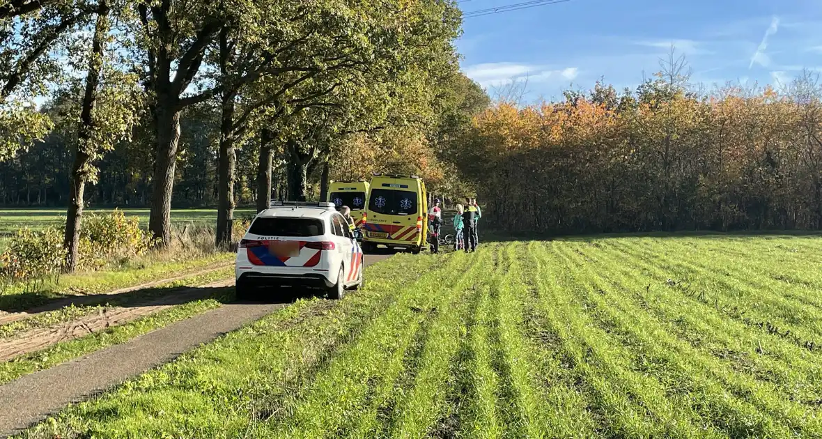 Wielrenner gewond bij botsing - Foto 3