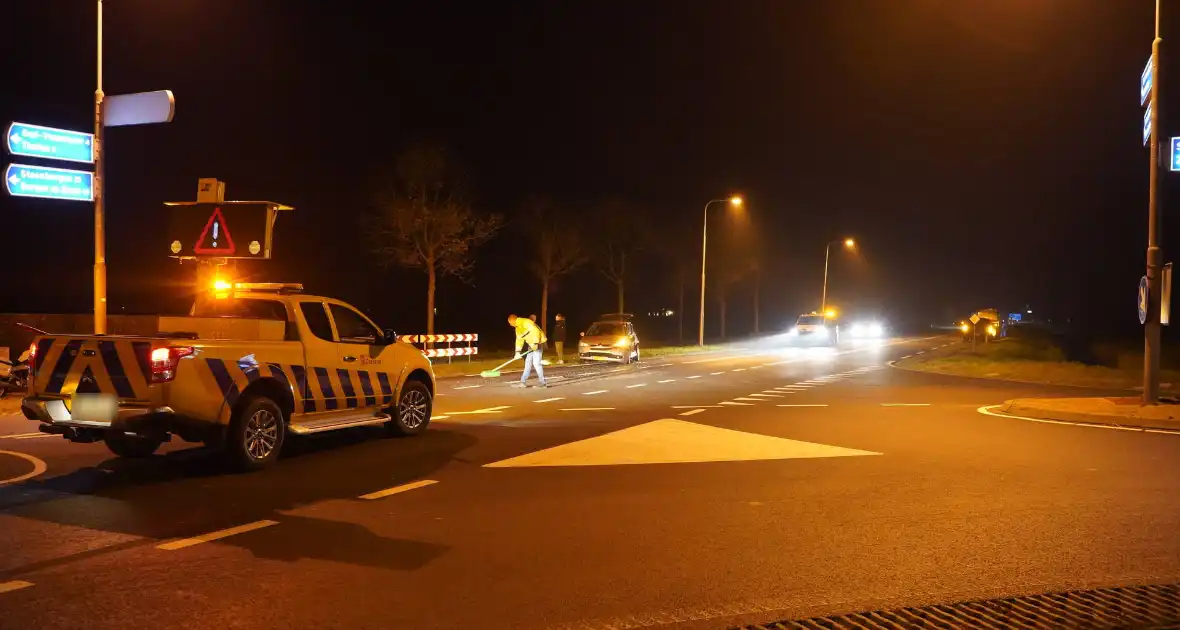 Veel schade bij ongeval tussen bestelbus en auto - Foto 5