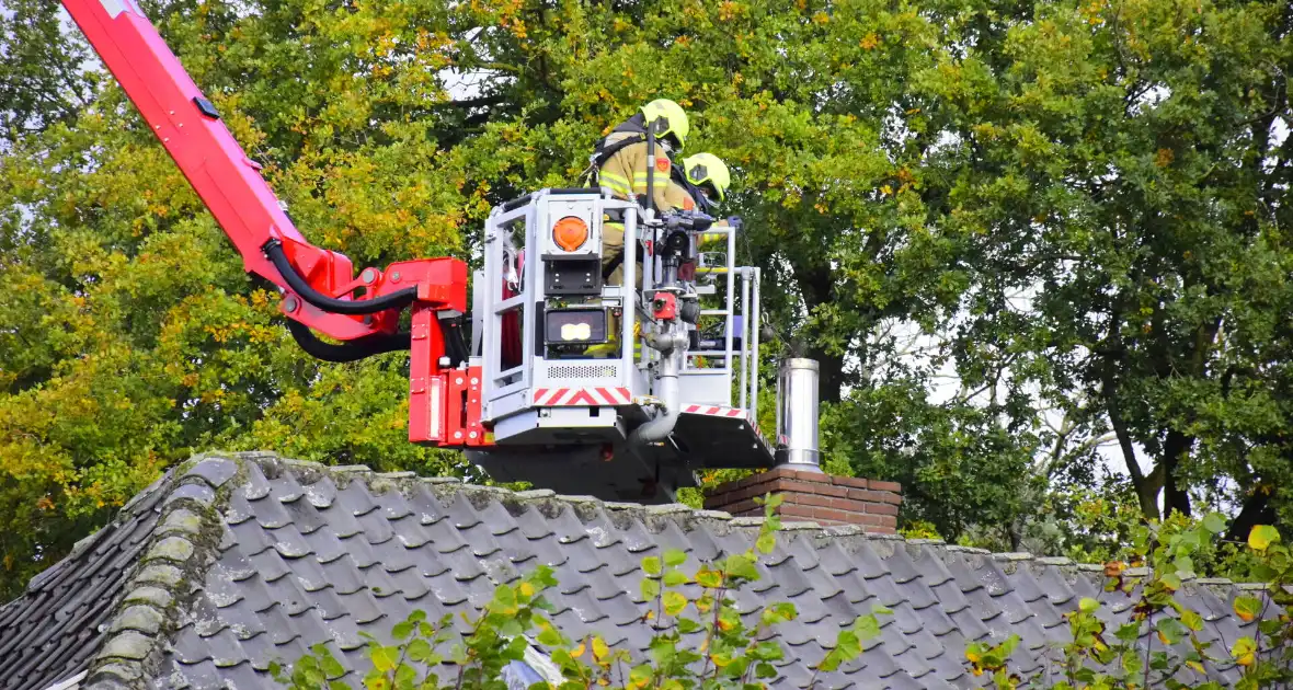 Schoorsteenbrand bij kampeerboerderij De Houtkamp - Foto 3