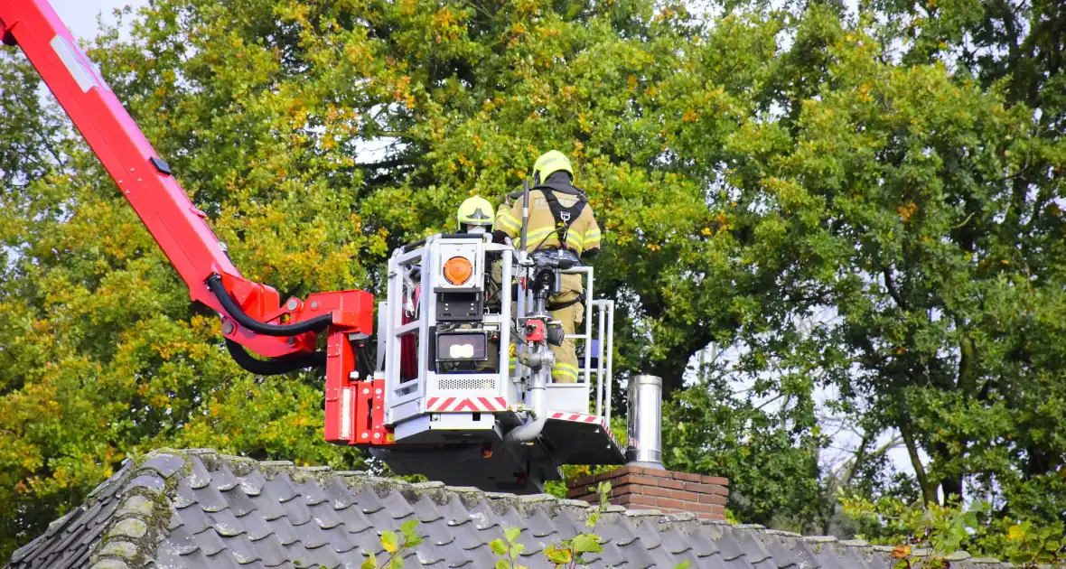 Schoorsteenbrand bij kampeerboerderij De Houtkamp - Foto 4