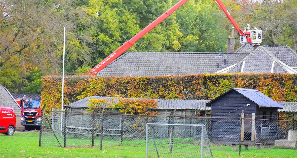 Schoorsteenbrand bij kampeerboerderij De Houtkamp - Foto 7