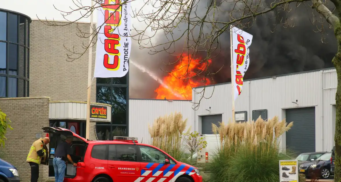 Zeer grote brand in loods - Foto 1