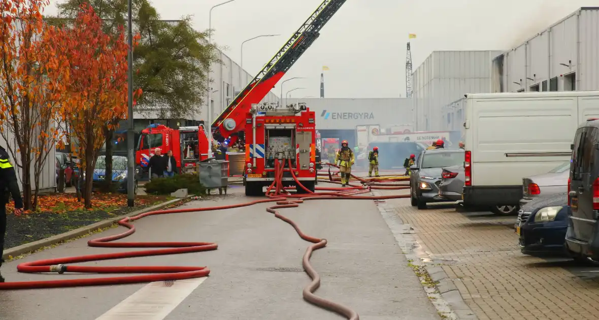 Zeer grote brand in loods - Foto 11