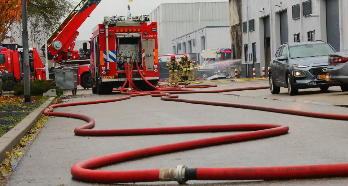 Zeer grote brand in loods - Foto 7