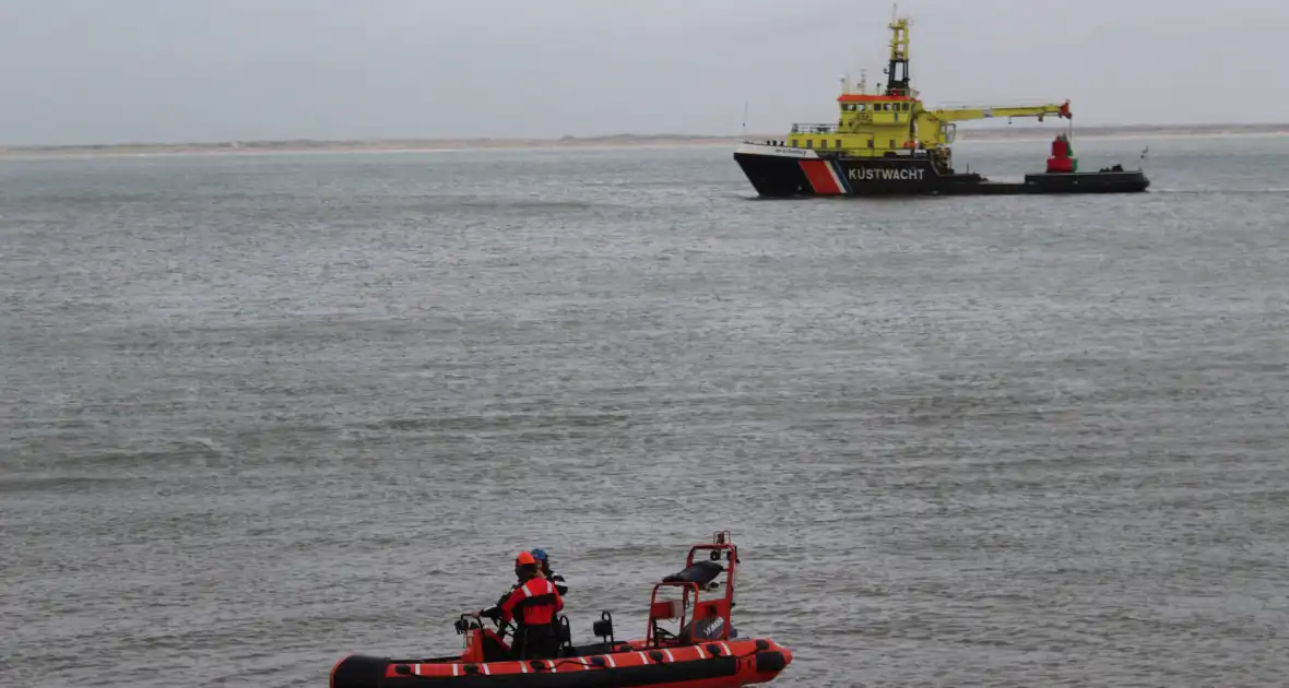 Vrouw uit het water gehaald - Foto 5