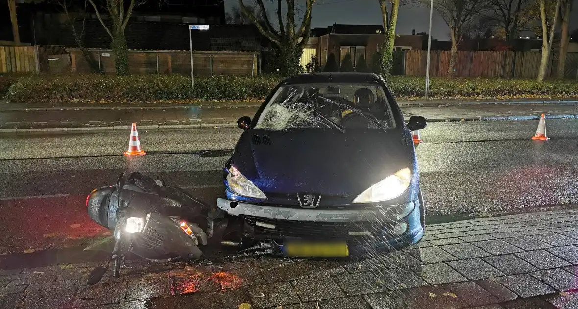 Scooterrijder en automobilist in botsing - Foto 4