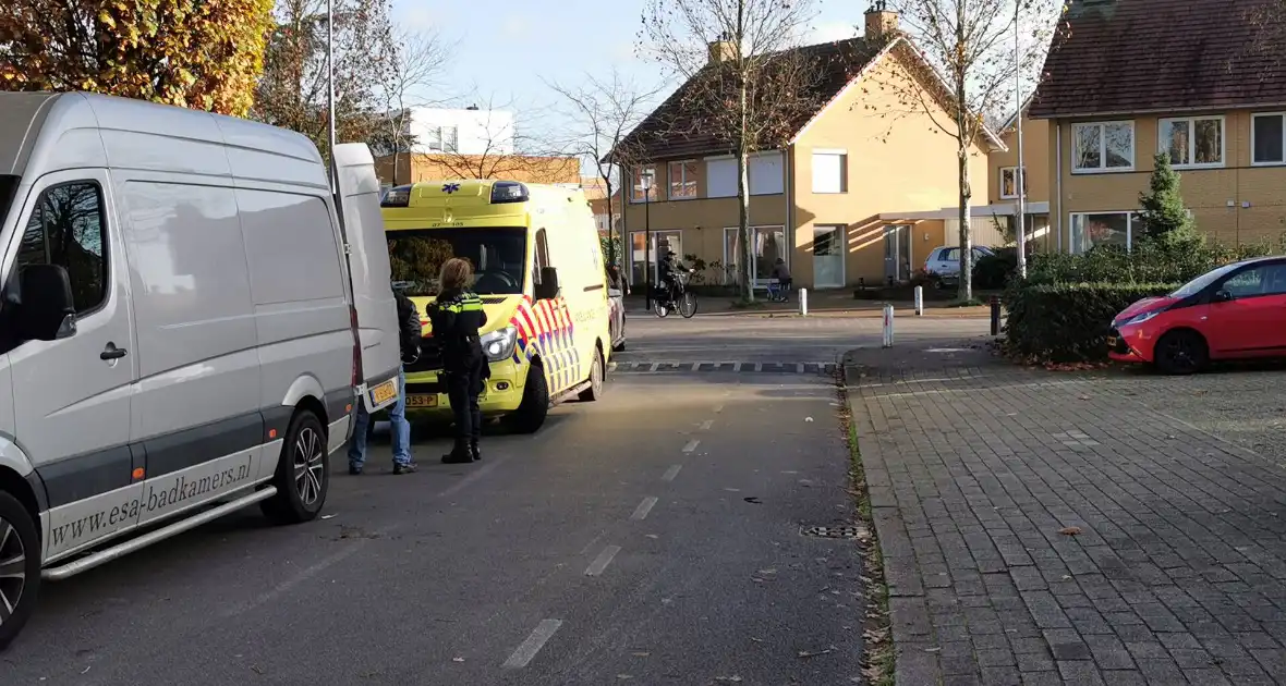 Fietser en scooterrijder botsen op elkaar - Foto 3