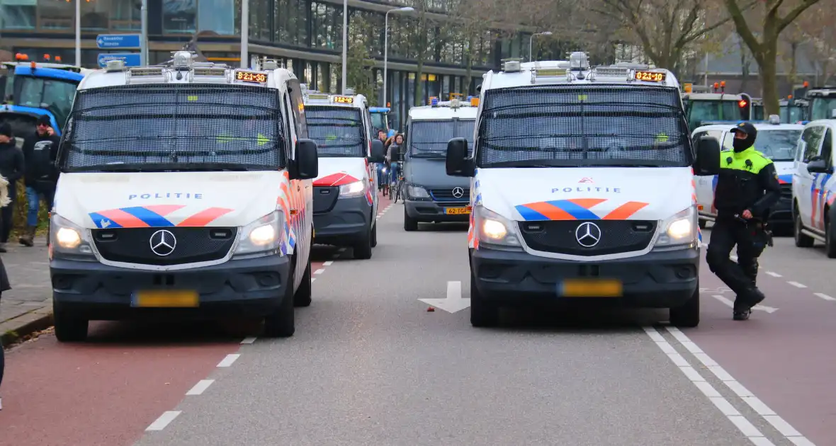 Meerdere actievoerders opgepakt bij boerenprotest - Foto 13