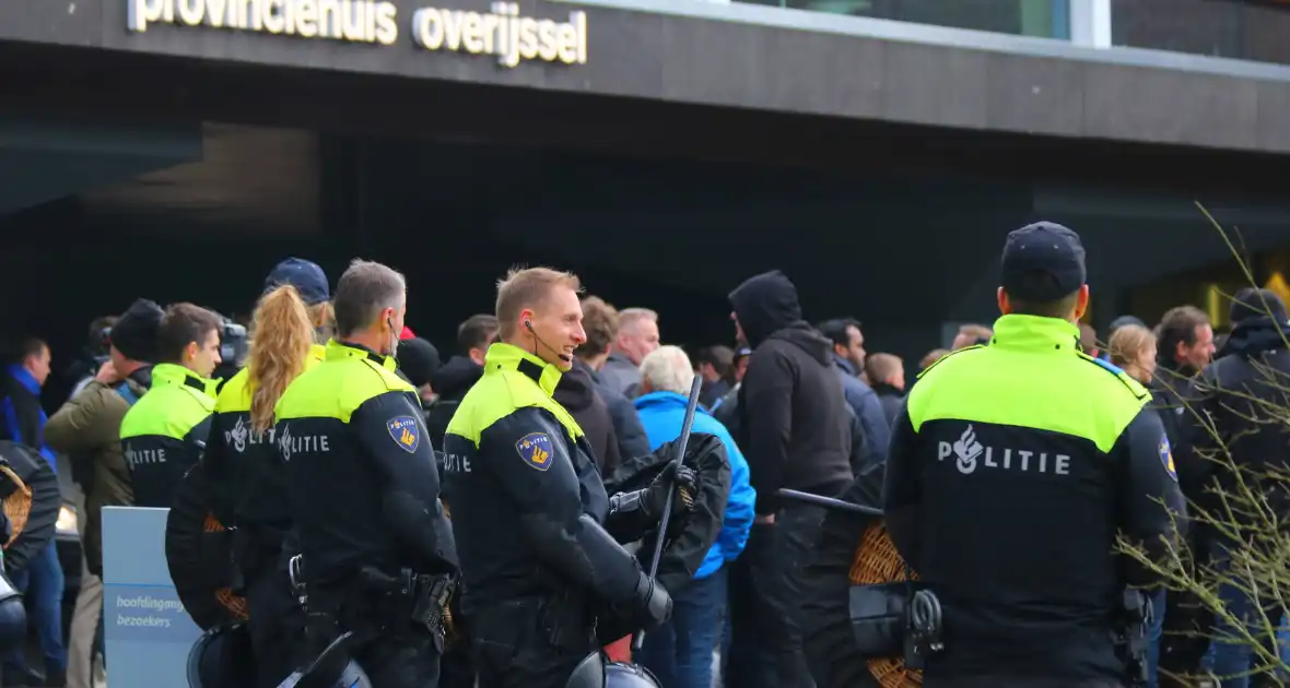 Meerdere actievoerders opgepakt bij boerenprotest - Foto 9