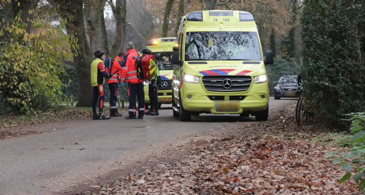 Wielrenner ernstig gewond na val