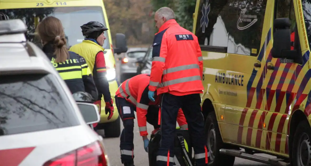 Wielrenner ernstig gewond na val - Foto 4