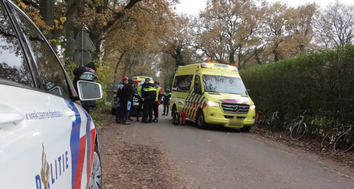 Wielrenner ernstig gewond na val - Foto 7