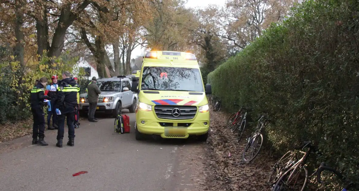 Wielrenner ernstig gewond na val - Foto 8