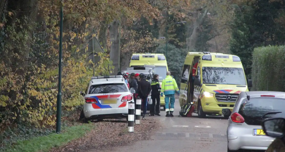 Wielrenner ernstig gewond na val - Foto 9