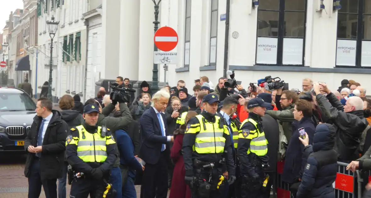 Grote drukte bij bezoek Geert Wilders - Foto 2