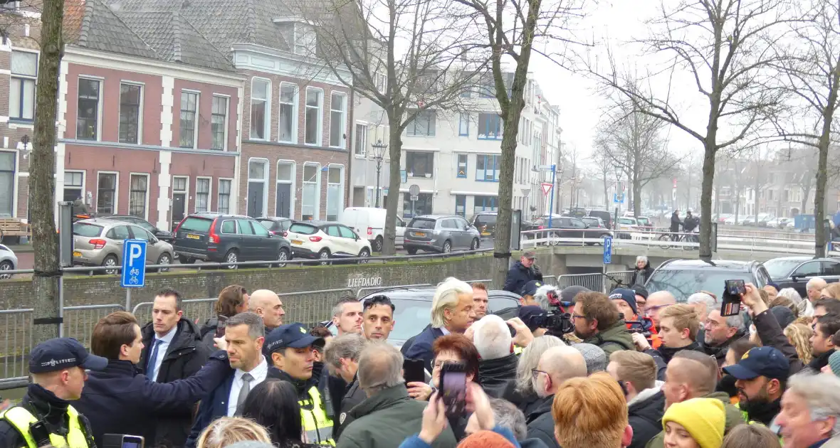 Grote drukte bij bezoek Geert Wilders - Foto 3