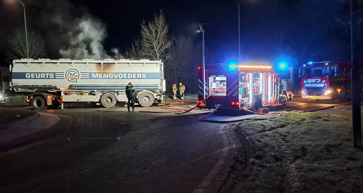 Flinke rookontwikkeling bij brand in tankwagen - Foto 1