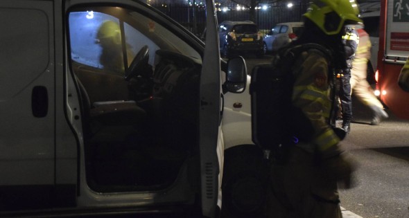 Omstanders treffen rokende bestelbus aan - Afbeelding 2