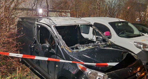 Bestelbus total-loss na brand